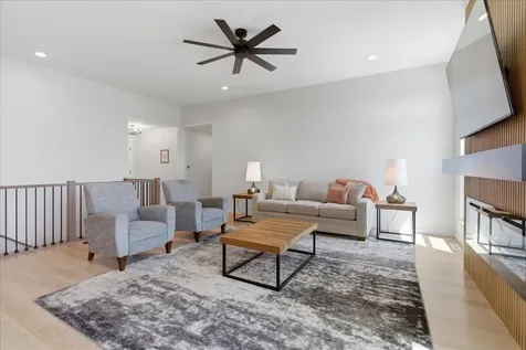 121 Goldcrest Court Waterloo IA 50701