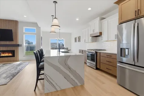 121 Goldcrest Court Waterloo IA 50701