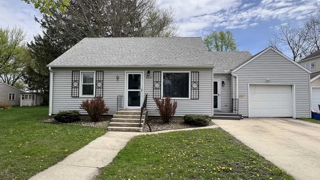 306 S Locust Avenue New Hampton IA 50659