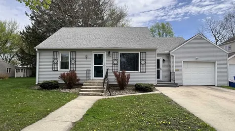 306 S Locust Avenue New Hampton IA 50659