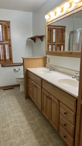 306 S Locust Avenue New Hampton IA 50659