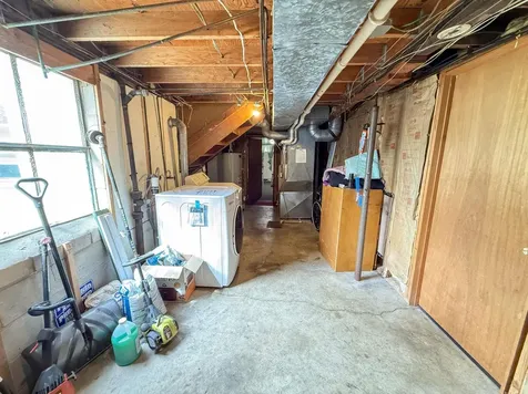 920 W 2nd Street Cedar Falls IA 50613