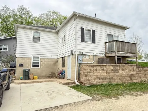 920 W 2nd Street Cedar Falls IA 50613