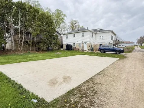 920 W 2nd Street Cedar Falls IA 50613