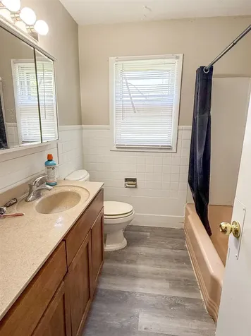 920 W 2nd Street Cedar Falls IA 50613