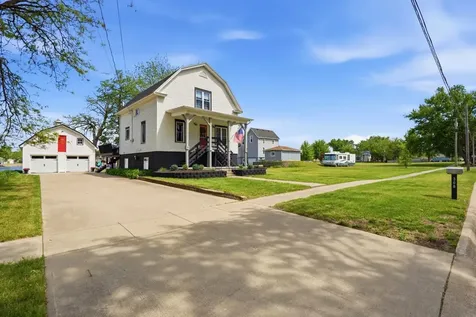 308 NW 4th Avenue Independence IA 50644