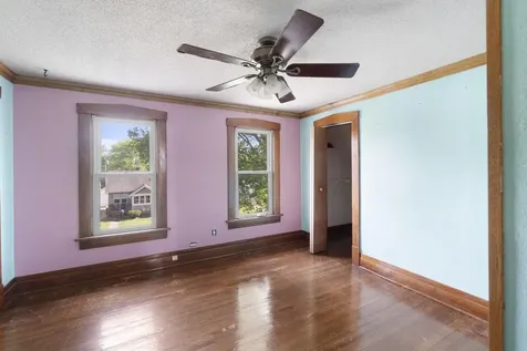 1717 Forest Avenue Waterloo IA 50702
