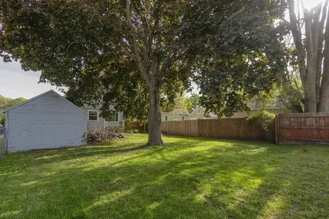 1717 Forest Avenue Waterloo IA 50702