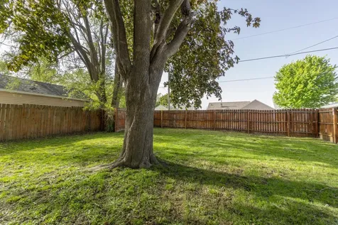 1717 Forest Avenue Waterloo IA 50702