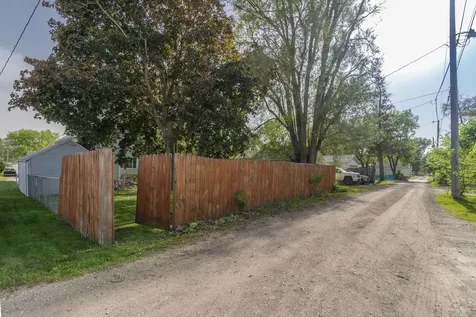 1717 Forest Avenue Waterloo IA 50702