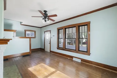 1717 Forest Avenue Waterloo IA 50702
