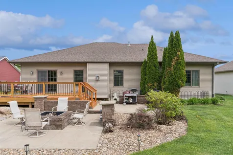 2709 Falcon Lane Cedar Falls IA 50613