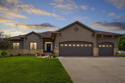 2709 Falcon Lane Cedar Falls IA 50613