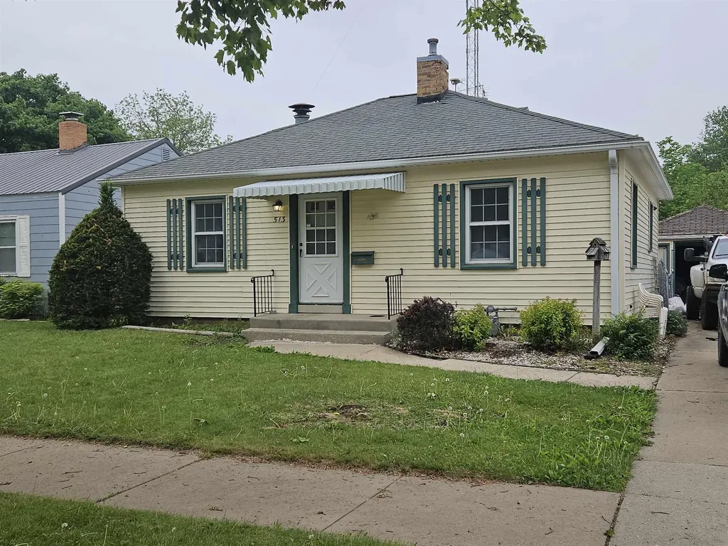 513 6th Avenue Charles City IA 50616