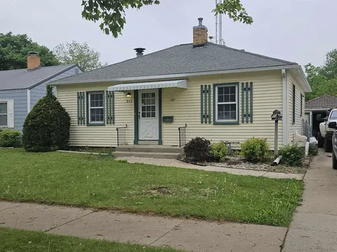 513 6th Avenue Charles City IA 50616