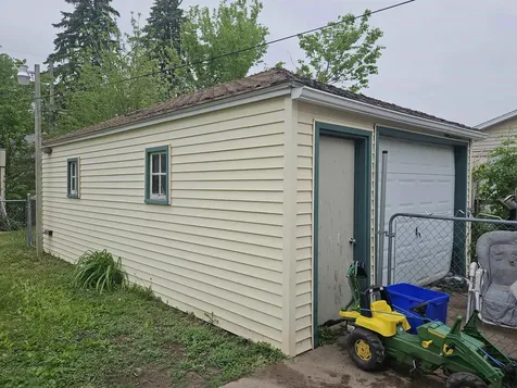 513 6th Avenue Charles City IA 50616