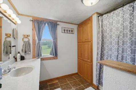 32195 234th Street Eldora IA 50627
