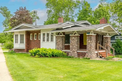2114 California Street Cedar Falls IA 50613