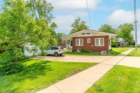2114 California Street Cedar Falls IA 50613