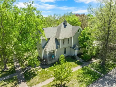 526 W 8th Street Cedar Falls IA 50613