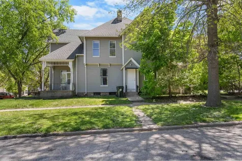 526 W 8th Street Cedar Falls IA 50613
