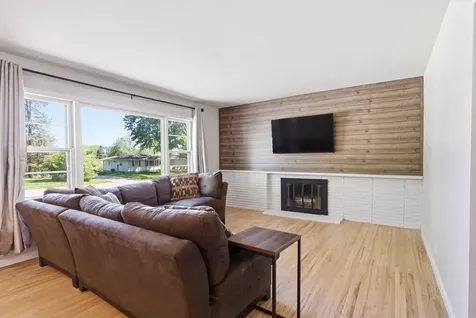 1912 Four Winds Drive Cedar Falls IA 50613