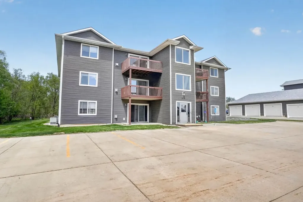 4710 Chadwick Road Cedar Falls IA 50613