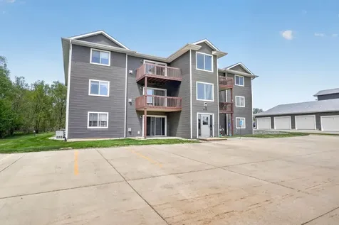 4710 Chadwick Road Cedar Falls IA 50613