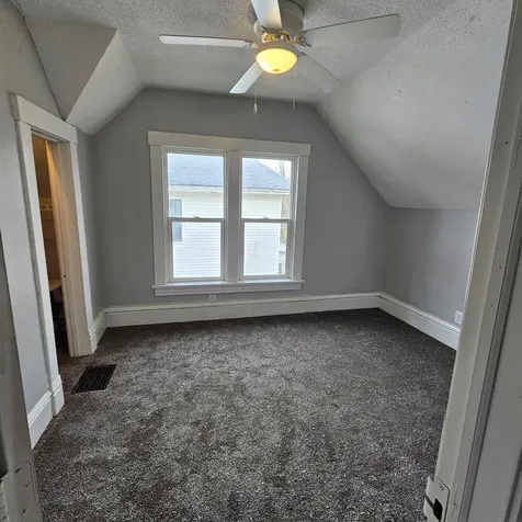319 2nd Street NW Street Oelwein IA 50662