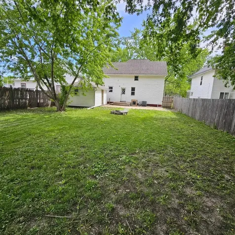 319 2nd Street NW Street Oelwein IA 50662