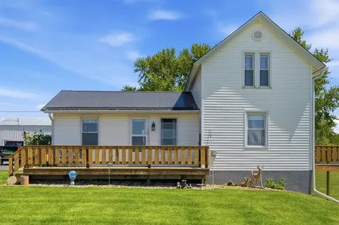 2082 Jamestown Avenue Independence IA 50644