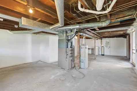 2082 Jamestown Avenue Independence IA 50644