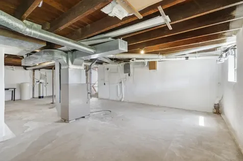 2082 Jamestown Avenue Independence IA 50644