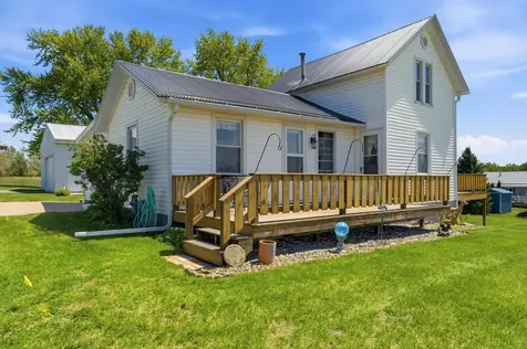 2082 Jamestown Avenue Independence IA 50644