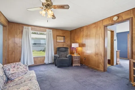 2082 Jamestown Avenue Independence IA 50644