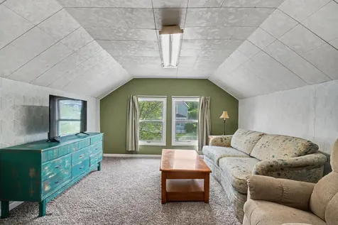 704 2nd Avenue SE Dyersville IA 52040