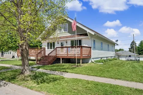 704 2nd Avenue SE Dyersville IA 52040