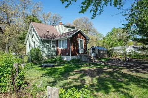 1919 Cypress Avenue Cedar Falls IA 50613