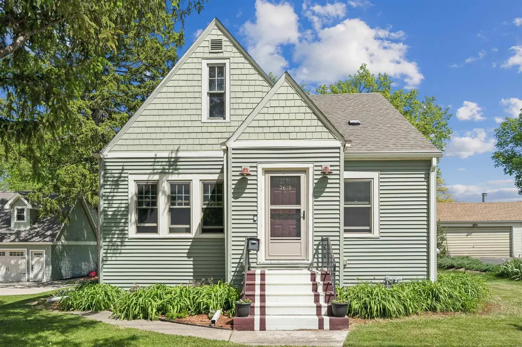 2618 Cedar Heights Drive Cedar Falls IA 50613