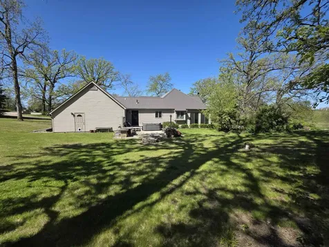 2208 Jefferson Road Manchester IA 52057