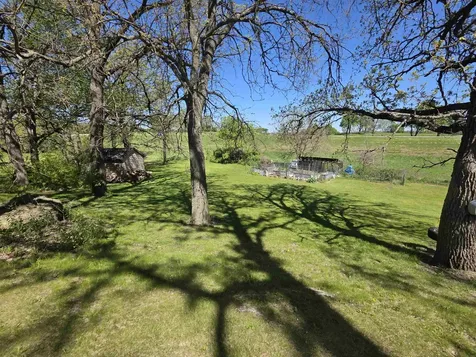 2208 Jefferson Road Manchester IA 52057