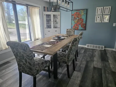 2208 Jefferson Road Manchester IA 52057