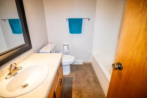 2122 Bicentennial Drive Cedar Falls IA 50613