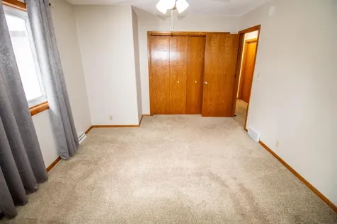 2122 Bicentennial Drive Cedar Falls IA 50613