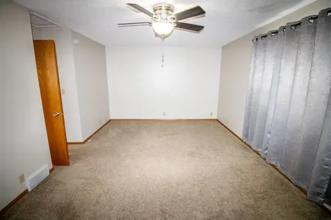 2122 Bicentennial Drive Cedar Falls IA 50613