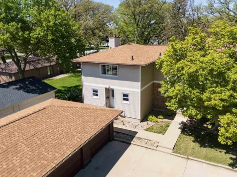 2122 Bicentennial Drive Cedar Falls IA 50613