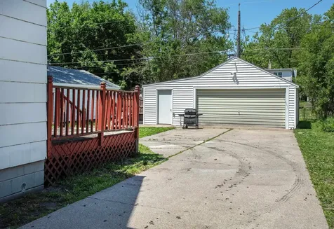 706 Kern Waterloo IA 50703