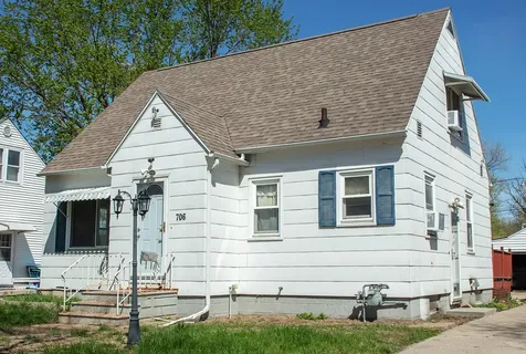 706 Kern Waterloo IA 50703