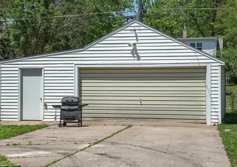 706 Kern Waterloo IA 50703