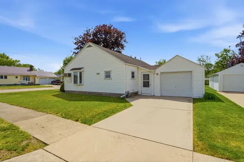 212 Clara Avenue Manchester IA 52057